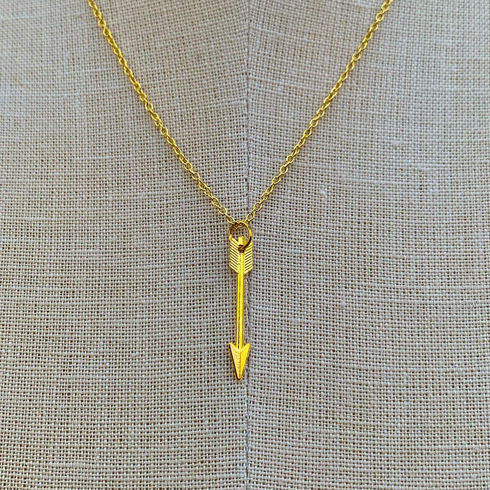 NWT Sterling Silver Plated Chain & Alloy Arrow Charm Necklace
